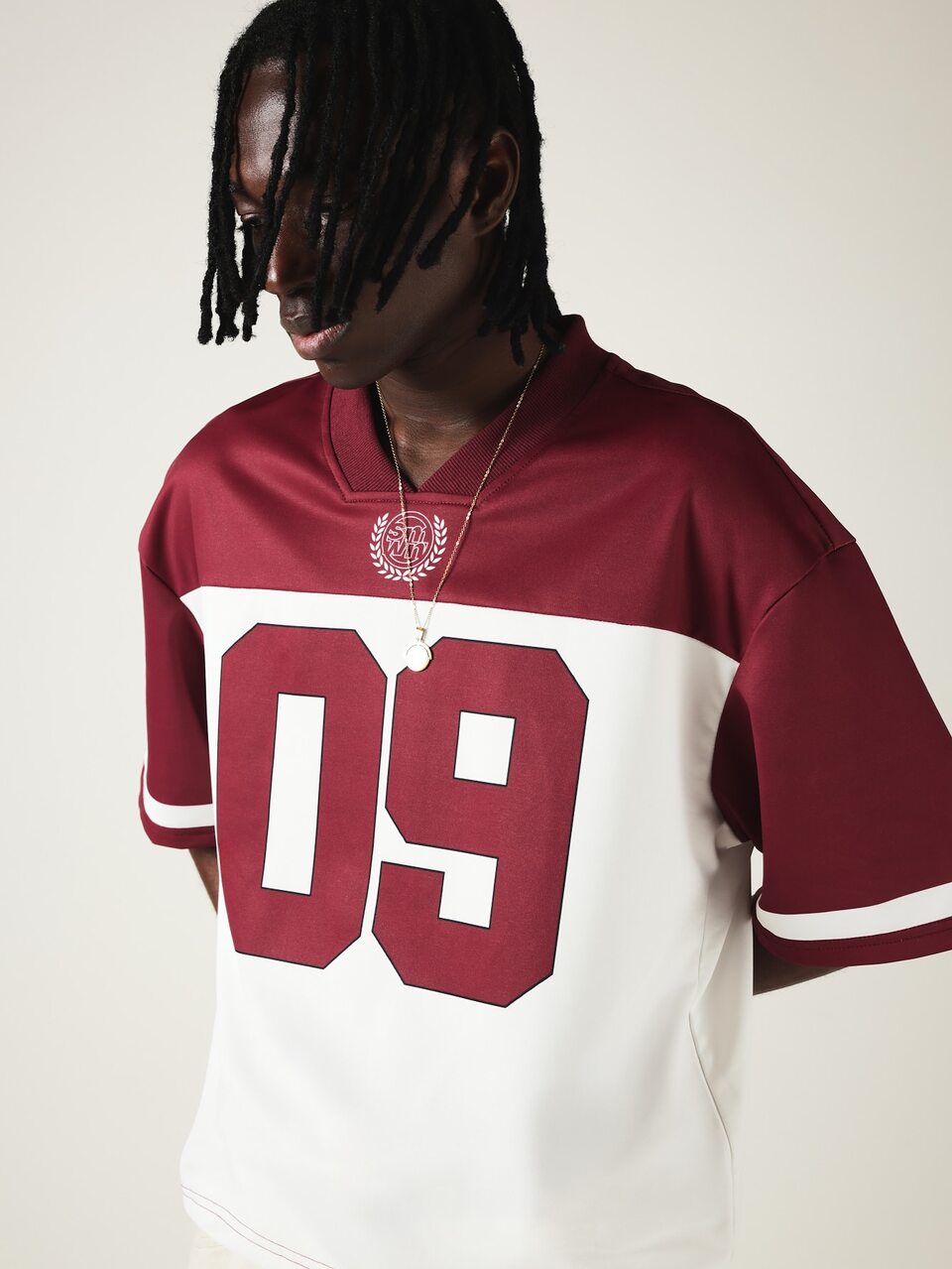 Oversized Color Block Football Jersey T-Shirt With V-Neck Number 09 Print And Stripe Sleeve Detail