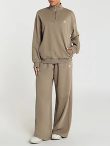 11SKNDS Quarter Zip Pullover Sweatshirt With High Mock Neck, Cropped Oversized Fit, Ribbed Hem And Cuffs, Logo Detail, Fall Winter Casual Loungewear Top - Brown - View 4