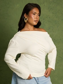 FASHION SZN Top de manga larga con hombros caídos y fruncido, corte slim para curvas, talla grande, elegante y favorecedor, ideal para noche de fiesta, brunch, cita nocturna y ocasiones chic - Blanco - Ver 5