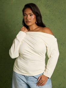 FASHION SZN Top de manga larga con hombros caídos y fruncido, corte slim para curvas, talla grande, elegante y favorecedor, ideal para noche de fiesta, brunch, cita nocturna y ocasiones chic - Blanco - Ver 6