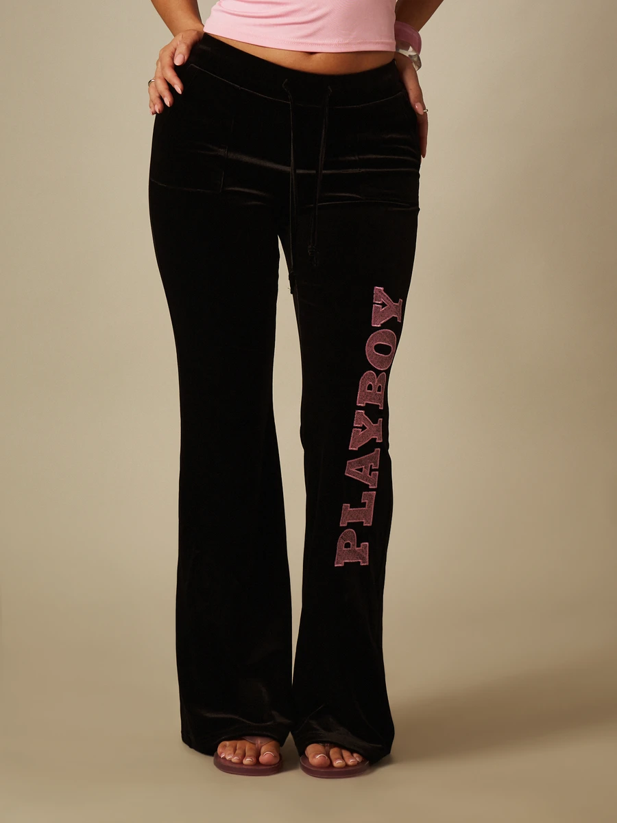 Missguided x Playboy 天鵝絨喇叭運動長褲,垂直 Logo 褲腿印花,抽繩腰頭,休閒居家褲 - 黑色 - 查看 1