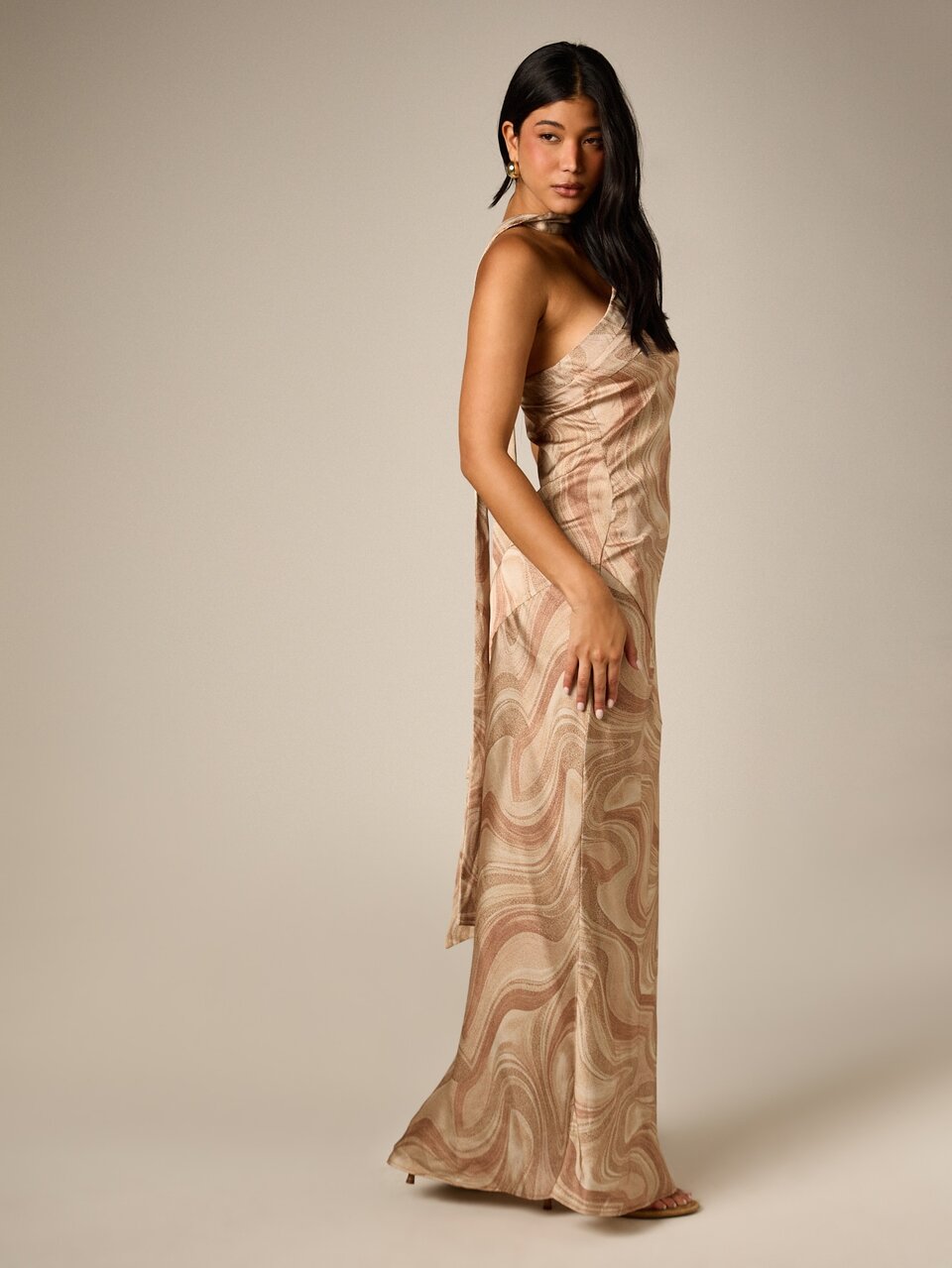 AiiRZ Satin One-Shoulder Swirl Print Maxi Dress With Scarf