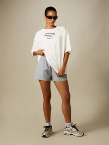 MISSGUIDED MSGD Manchester 大廓形圖案文字印花圓領落肩休閒T恤 - 白色 - 查看 4