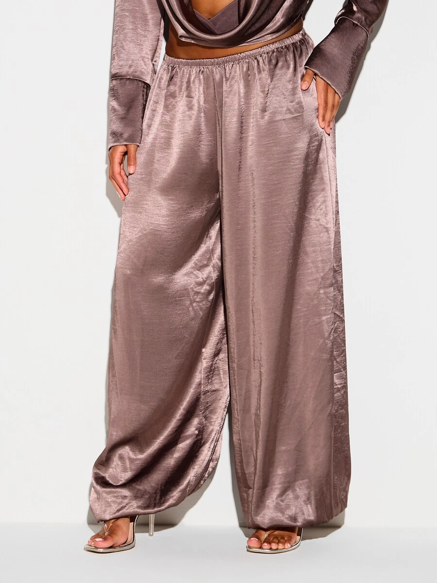 KIZN Celana Panjang Model Palazzo Satin dengan Potongan Lebar dan Pinggang Elastis - Celana Pesta Malam Panjang yang Mengalir - Khaki - View 1