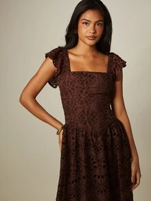 MISSGUIDED Broderie Anglaise Square Neck Maxi Dress With Flutter Sleeves Smocked Back A-Line Silhouette Summer Boho - Brown - View 3