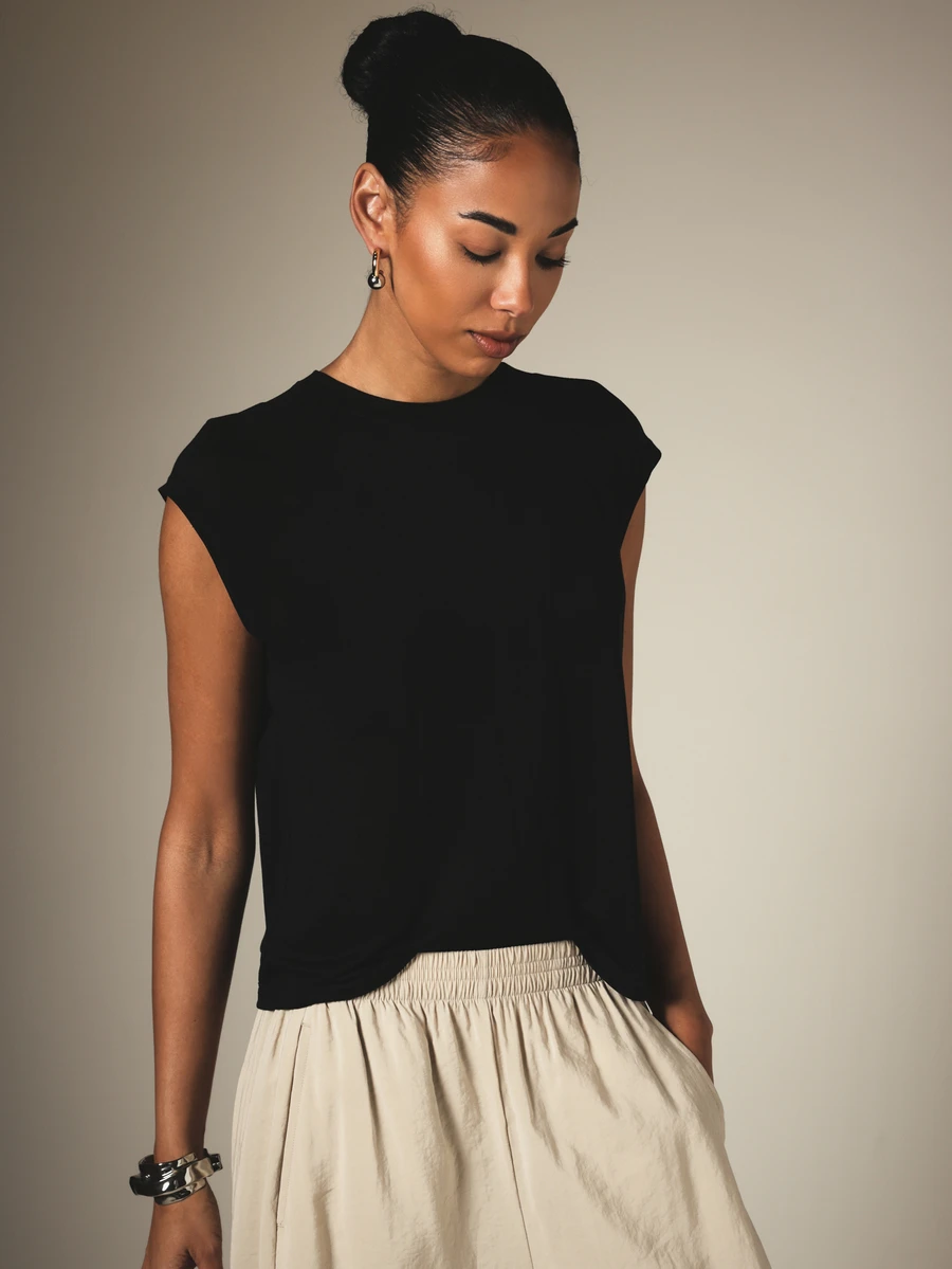 KSTM Sleeveless Cap Sleeve Crew Neck Solid T-Shirt Casual Summer Essential Minimalist Boxy Crop Top - Black - View 1