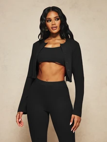 MISSGUIDED طقم X Carli Bybel من 3 قطع: كارديجان، توب قصير، وليجنز كابري، إطلالة أنيقة بلون موحد للسهرات والخروجات الليلية - الأسود - مشاهدة 7