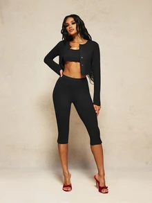 MISSGUIDED طقم X Carli Bybel من 3 قطع: كارديجان، توب قصير، وليجنز كابري، إطلالة أنيقة بلون موحد للسهرات والخروجات الليلية - الأسود - مشاهدة 5