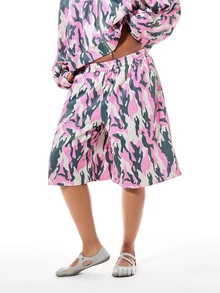 SUMWON WOMEN Camouflage Print Wide Leg Bermuda Shorts With Elastic Waist Summer Street Style Festival Shorts - Multicolor - View 1