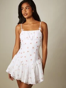 MISSGUIDED 花卉印花細肩帶迷你洋裝，方領束腰上身、荷葉邊下擺與蝴蝶結設計，夏季款 - 白色 - 查看 5