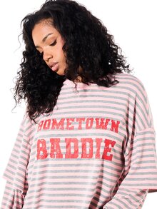 SUMWON WOMEN Oversized Streetwear Double Layer Pink Striped Long Sleeve T-Shirt With Hometown Baddie Chest Slogan Print Crew Neck Top School Autumn - Multicolor - View 4