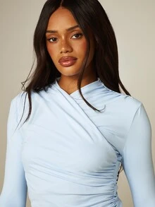 MISSGUIDED Slinky Jersey Wrap Ruched Crop Top With V-Neck And Three Quarter Fitted Sleeves For Casual Everyday Wear - Baby Blue - View 5