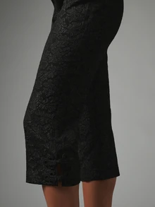 MISSGUIDED Brocade Capri Trousers With Floral Jacquard Texture Mandarin Detail And Flared Hem For Evening Occasions - Black - View 2