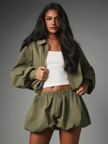 MISSGUIDED Setelan Dua Potong Serbaguna yang Terdiri dari Jaket Crop Oversized dengan Resleting dan Celana Pendek Model Gelembung - Olive Green - View 2