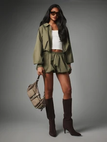 MISSGUIDED Setelan Dua Potong Serbaguna yang Terdiri dari Jaket Crop Oversized dengan Resleting dan Celana Pendek Model Gelembung - Olive Green - View 1