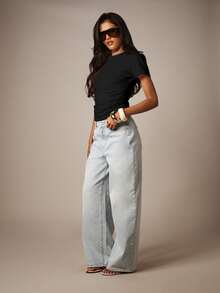 MISSGUIDED Ruched Short Sleeve Crop T-Shirt With Crew Neckline, Fitted Silhouette, Casual Everyday Summer Essential Top - Black - View 3