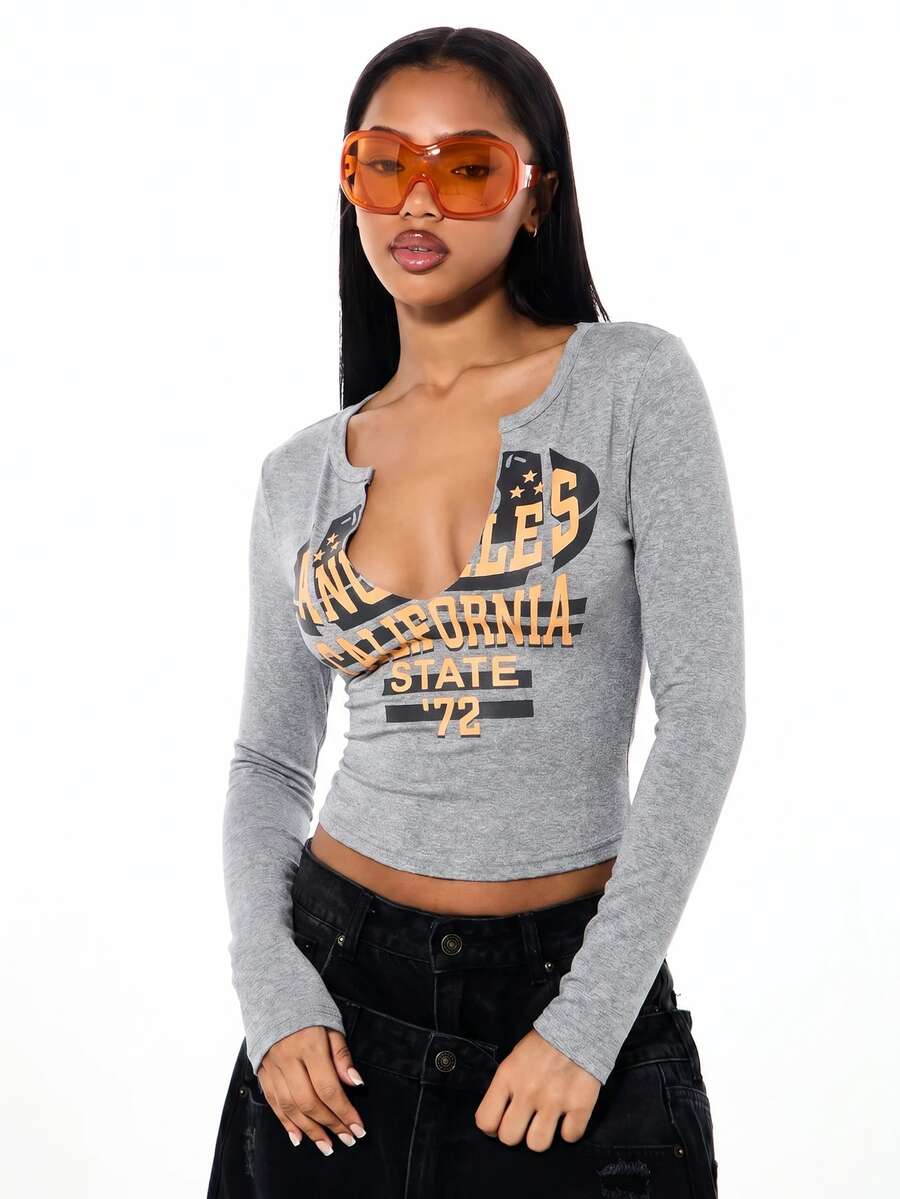 SUMWON Los Angeles California State 72 Graphic Print Deep V-Neck Long Sleeve Fitted Crop Top - Grey - View 1