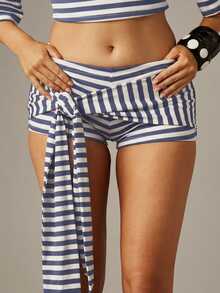 MISSGUIDED Setelan Dua Potong Bergaris Atasan Crop Top dan Celana Pendek Mini dengan Ikatan Depan, Cocok untuk Liburan Musim Panas di Pantai dan Festival. - Dusty Blue - View 2