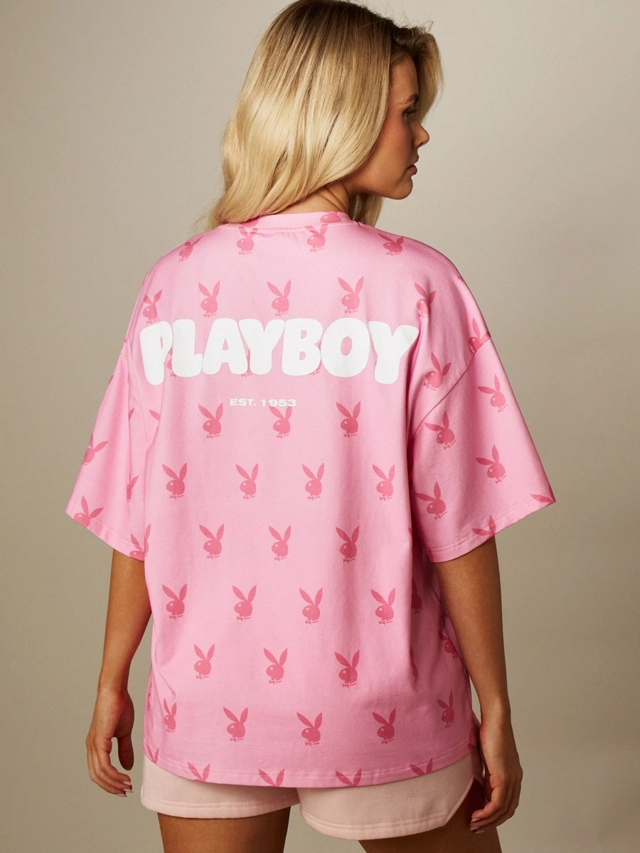 Missguided x Playboy Est. 1953 Oversized Streetwear Grafik T-Shirt mit durchgehendem Hasen-Logo-Muster, Rundhalsausschnitt, Drop-Shoulder, Kurzarm, Sommer Lässig Tee Lounge Pink - Pink - Übersicht 1