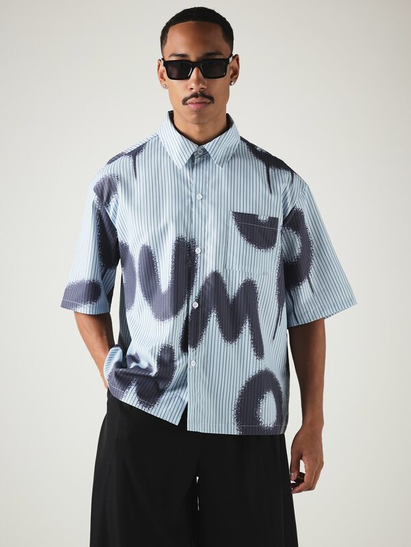 SUMWON Mens Oversized Short Sleeve Button-Up Shirt With Pinstripe And Abstract Spray Paint Graphic Print Summer Casual Top
