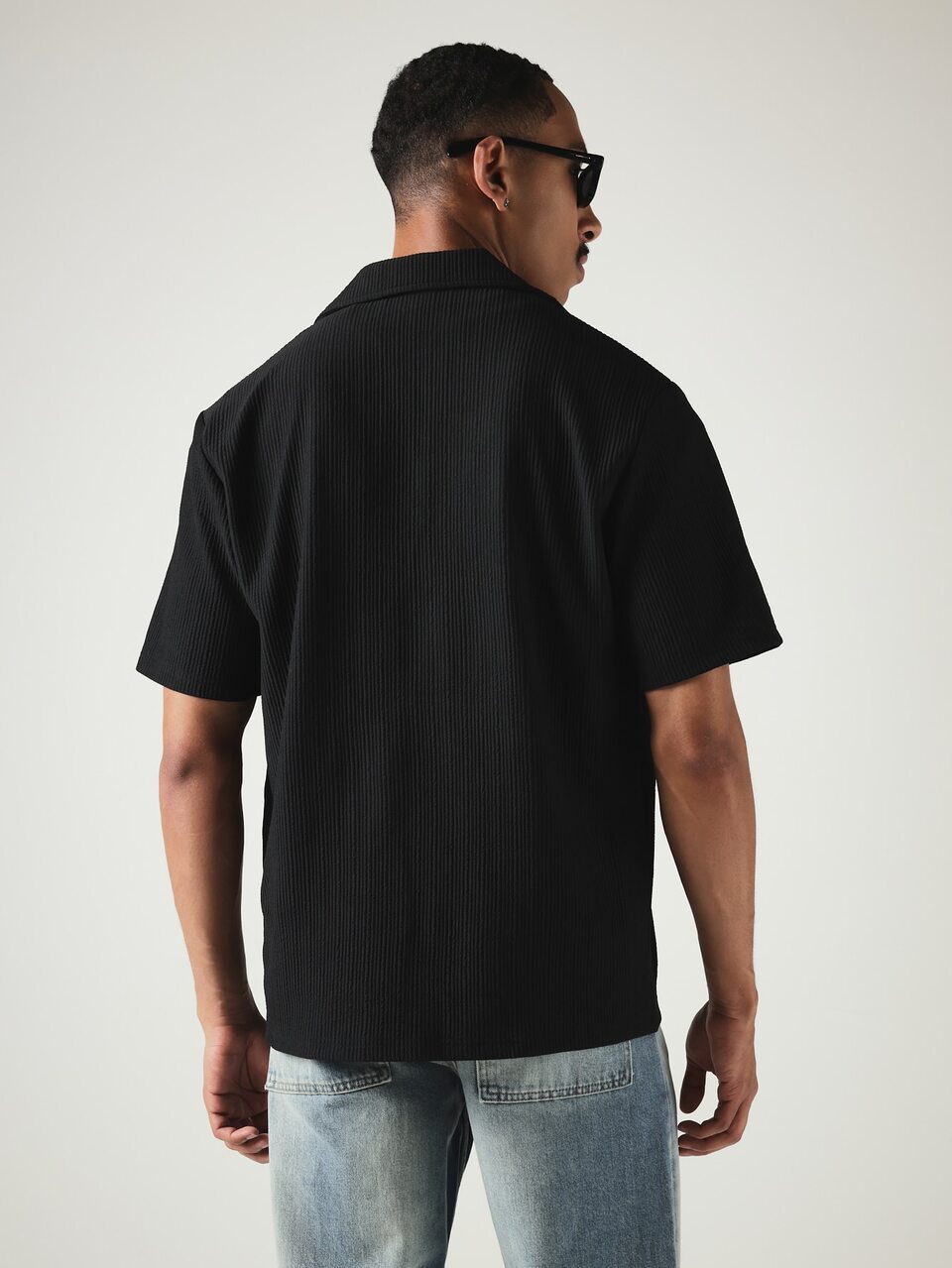 Ribbed Revere Collar Short Sleeve Button-Up Shirt With Textured Knit Fabric For Summer Casual Occasions