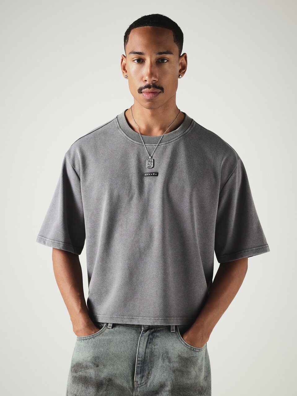 PLAYBOY X SUMWON Camiseta Archives Boxy Crop con Gráfico Lavado Carbón Manga Corta Cuello Redondo Estampado en la Espalda para Verano y Festival