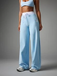 Missguided x Playboy Scoop Neck Crop Bralette And Wide Leg Drawstring Pant Co-Ord Set With Script Logo Print - Blue and White - View 5