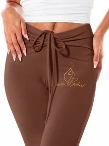 BABYPHAT Logo Capri 七分緊身褲，抽繩腰頭，金色手寫字體品牌標誌，修身彈性短褲 - 巧克力棕 - 查看 5