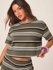 MISSGUIDED 條紋迷你短褲，配有結構化腰帶與前褶皺，休閒夏季音樂節下身穿搭 - 軍綠色 - 查看 5