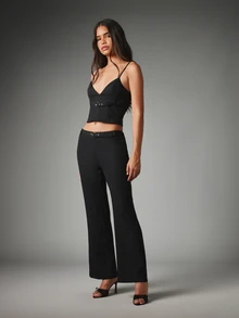 MISSGUIDED 腰帶式V領細肩帶短版背心上衣與喇叭寬褲套裝 - 黑色 - 查看 5