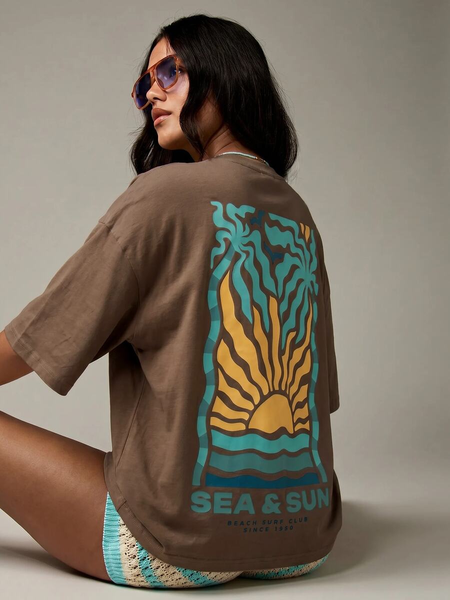 MISSGUIDED 大尺寸圖案印花 T 恤 海洋與陽光沙灘衝浪俱樂部背後印花夏季度假 T 恤 - 棕色 - 查看 1