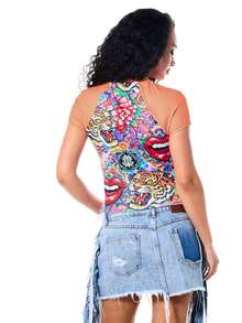 SUMWON WOMEN Atasan Crop Raglan Motif Grafis Baddies dengan Tulisan Cina dan Motif Harimau AOP - MultiWarna - View 2