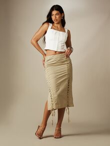 MISSGUIDED 側邊繫帶中長裙，配金屬孔眼與綁帶細節，鉛筆裙廓形，亞麻質感，膝下長度，夏季風格 - 杏色 - 查看 3