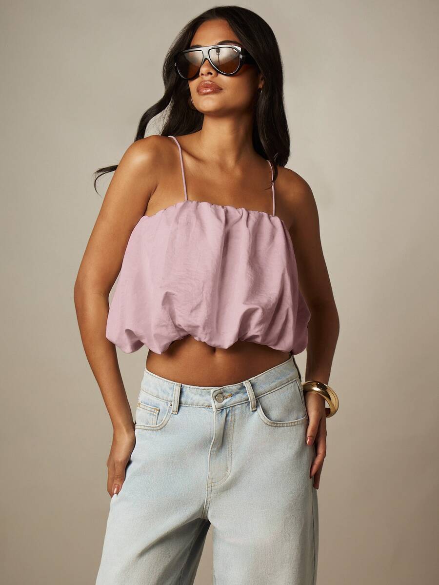 MISSGUIDED Top corto tipo camisola con dobladillo de burbuja, tirantes finos y escote cuadrado fruncido, estilo festival de verano - Rosa - Ver 1