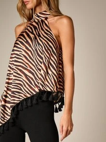 AiiRZ Blusa de satén con cuello halter estampado de tigre, bajo asimétrico alto-bajo y detalle de flecos de borlas negras - Multicolor - Ver 2