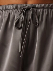 MISSGUIDED 緞面蕾絲飾邊短褲 鬆緊抽繩腰身 飄逸中大腿長度 扇形下擺 奢華居家服 夏季度假風 - 灰色 - 查看 5