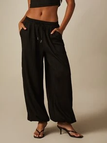 MISSGUIDED 羅紋針織套裝 高領鏤空短版上衣搭配寬腿抽繩休閒長褲 夏季兩件式穿搭 - 黑色 - 查看 4