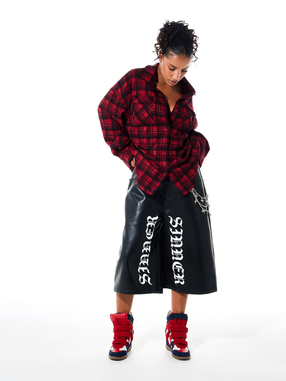 SUMWON WOMEN Oversized Red Black Plaid Flannel Shirt With Collared Neckline Long Sleeves And Button Front Closure Fall Winter Casual Style