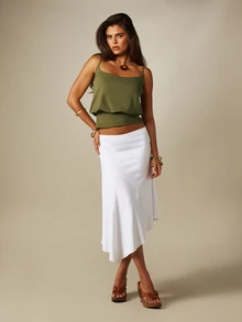 MISSGUIDED Flowy Scoop Neck Cami Crop Top With Adjustable Spaghetti Straps And Elasticated Hem Perfect For Summer Vacation - Army Green - View 3