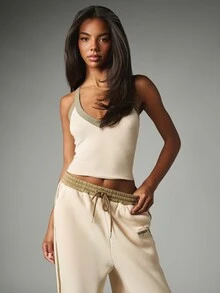 MISSGUIDED Ribbed Knit Crop Tank Top With V-Neck And Contrast Olive Trim Detail Sleeveless Summer Essential - Apricot - View 4