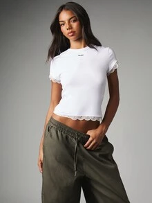 MISSGUIDED Lace Trim Crop T-Shirt With Cap Sleeves Crew Neck Fitted Slim Fit Tee Summer Essential - White - View 1