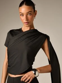 AiiRZ Top corto fruncido con detalle de capa drapeada, manga corta y panel fluido, estilo para fiesta, noche y festival de verano - Negro - Ver 2