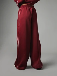 MISSGUIDED Wide Leg Track Pants With Contrast Burgundy Piping Detail And Elastic Waistband Fall Winter Trending Streetwear Athleisure Style Workout Sports - Burgundy - View 2