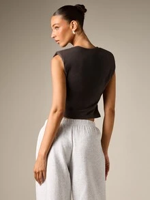 AiiRZ Atasan Crop Top V-Neck Lengan Pendek, Kaos Tanpa Lengan Rajut Elastis Pas Badan, Gaya Kasual Musim Panas, Pakaian Esensial Sehari-hari - Dark Grey - View 3