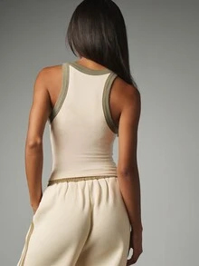 MISSGUIDED Ribbed Knit Crop Tank Top With V-Neck And Contrast Olive Trim Detail Sleeveless Summer Essential - Apricot - View 2