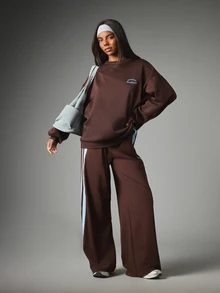 MISSGUIDED Archive Wide Leg Track Pants With Side Stripe Detail Elastic Waist Full Length Relaxed Fit Casual Trousers - Brown - View 2