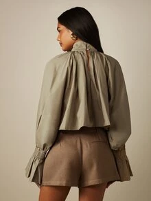 MISSGUIDED Gathered High Neck Crop Blouse With Bell Sleeves Smocked Ruffle Cuffs And Pleated Volume Fall Winter Style - Khaki - View 2