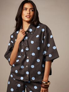MISSGUIDED 大廓型短版波點短袖襯衫，按扣開襟，雙胸前口袋，經典領口夏季上衣 - 棕色 - 查看 5