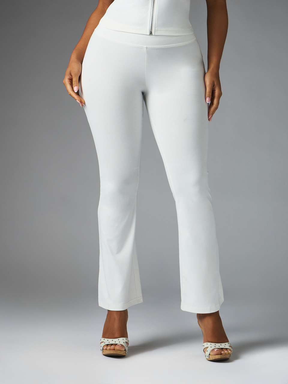 BABYPHAT Calça Bootcut de Cintura Alta com Estampa de Logotipo Assinatura no Bumbum, Barra Flare, Comprimento Total, Casual e Elástica