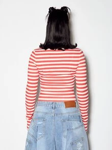 SUMWON WOMEN Striped Long Sleeve Crop Top With Japanese Script Chest Print Crew Neck Fitted Stretch Jersey Summer Festival Top - Red and White - View 5